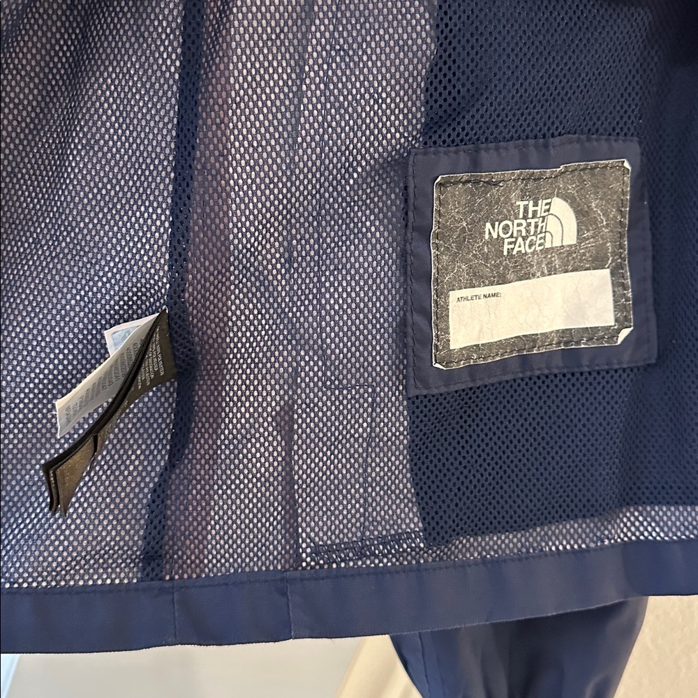 The North Face Girls Rain Jacket - Picture 5 of 9